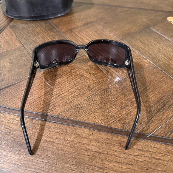 Authentic CHANEL 5097 sunglasses - Picture 2 of 9